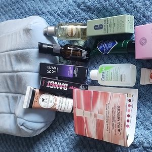Makeup bundle